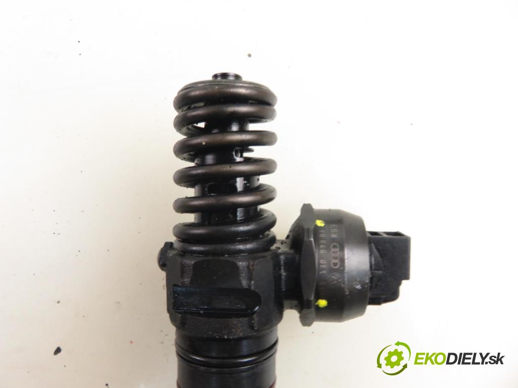 VW PASSAT B5.5 Variant (3B6) KOMBI 2003 96,00 1.9 TDI PD 130 - AVF 1896,00 Vstrekovač 038130073BA ; 0414720216 (Vstrekovač paliva)