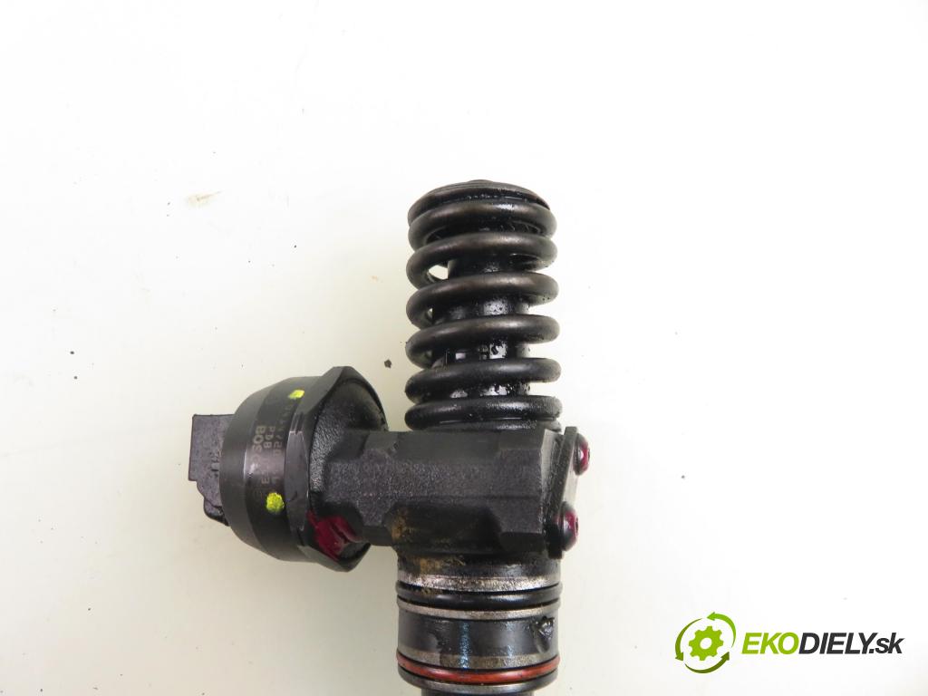 VW PASSAT B5.5 Variant (3B6) KOMBI 2003 96,00 1.9 TDI PD 130 - AVF 1896,00 Vstrekovač 038130073BA ; 0414720216 (Vstrekovač paliva)