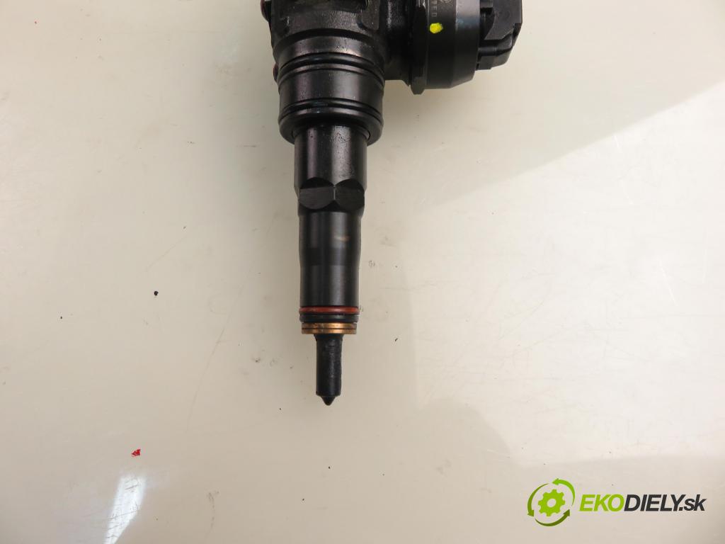 SKODA OCTAVIA I Combi (1U5) KOMBI 2004 74,00 1.9 TDI 4x4 - ATD 1896,00 vstříkovač 038130073AJ ; 0414720037 (Vstřikovač paliva)