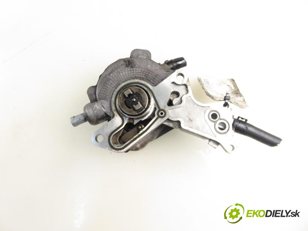 AUDI A4 (8E2, B6) SEDAN 2003 74,00 1.9 TDI PD 101 - AVB 1896,00 Pumpa vákuová 038145209A