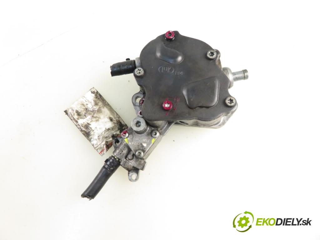 AUDI A4 (8E2, B6) SEDAN 2003 74,00 1.9 TDI PD 101 - AVB 1896,00 Pumpa vákuová 038145209A
