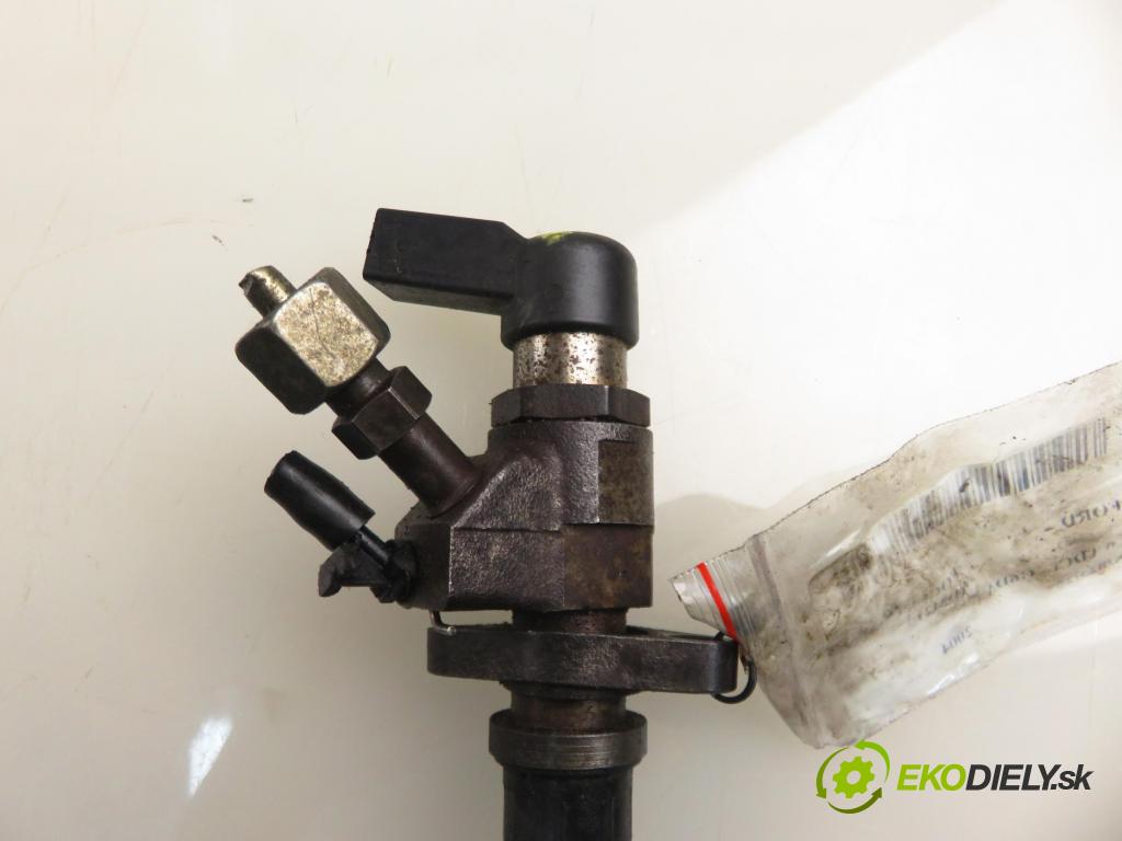 FORD FOCUS C-MAX (DM2) MINIVAN 2004 100,00 2.0 TDCi - G6DA 1997,00 vstrekovač 9647247280 (Vstrekovač paliva)