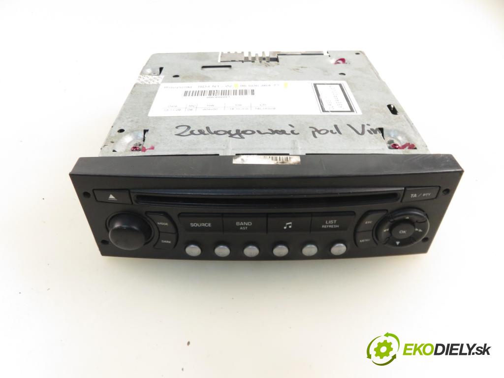 CITROEN C4 I (LC_) HB 2006 80,00 1.6 HDi - 9HY (DV6TED4) 1560,00 RADIO CD 9660646477