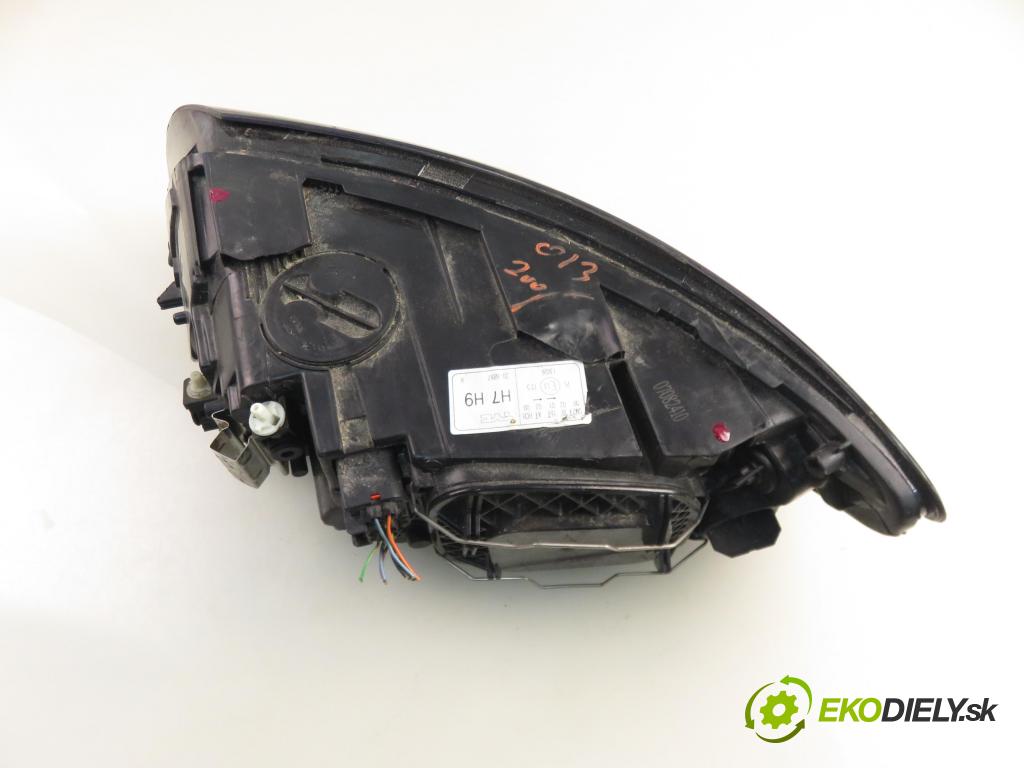 VOLVO S40 II (MS) SEDAN 2008 100,00 2.0 D - D 4204 T 1997,00 Svetlo PP