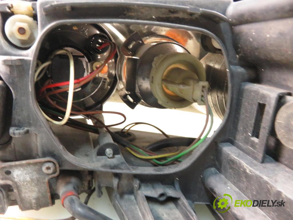 VW PASSAT B5.5 (3B3) SEDAN 2001 110,00 2.5 TDI - AKN 2496,00 Svetlo PP 3B7941018M