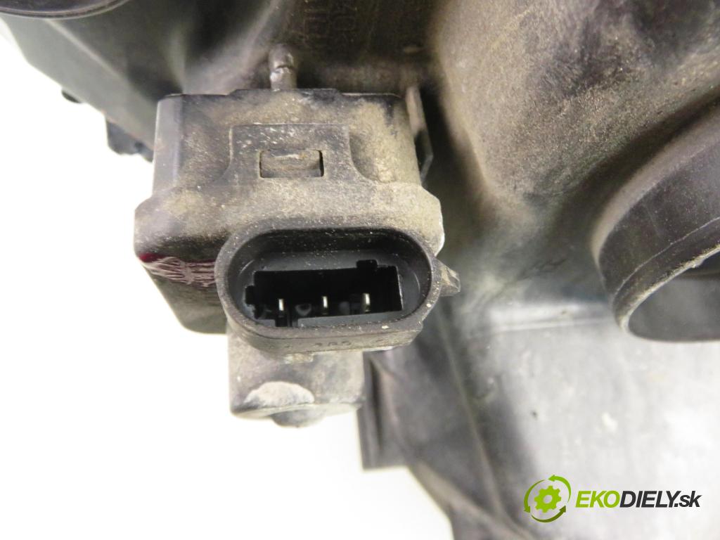 RENAULT SCENIC II (JM0/1_) MINIVAN 2003 83,00 1.6 (JM0C, JM0J, JM1B) - K4M 782 1598,00 Svetlo LP