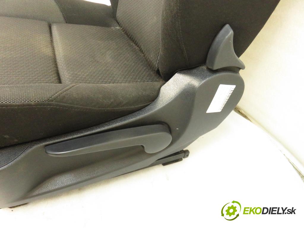 PEUGEOT 207 (WA_, WC_) HB 2010 70,00 1.4 16v VTI 95 - 8FS 1397,00 Sedadlo šoféri