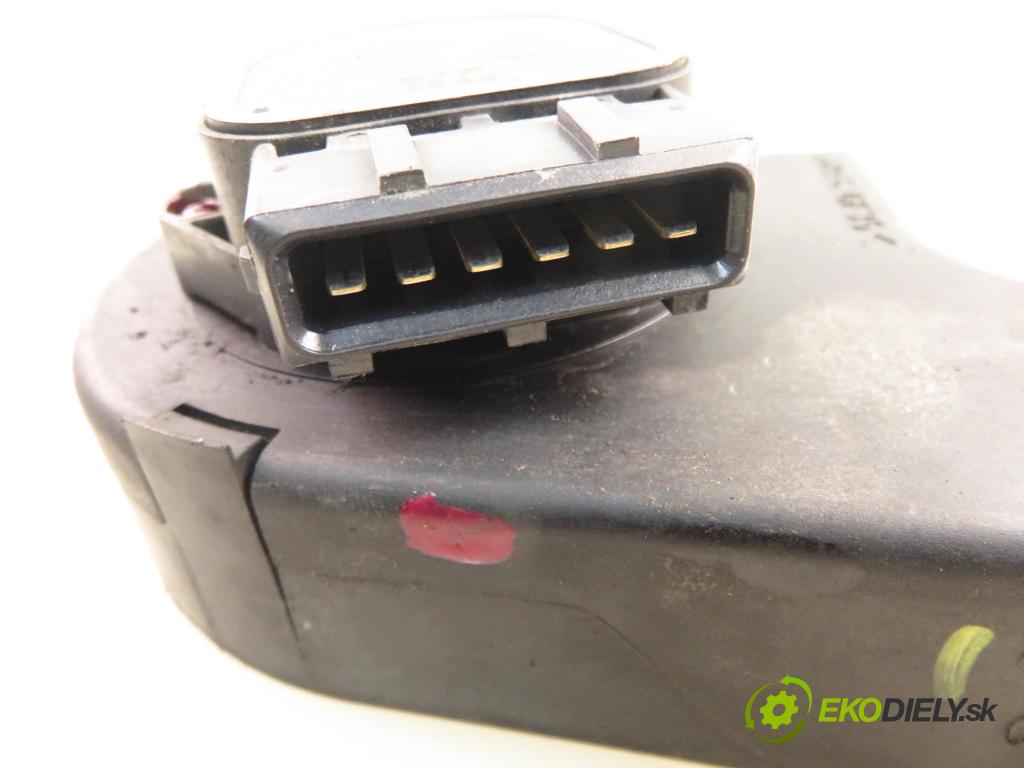 RENAULT SCENIC I (JA0/1_) MINIVAN 2001 75,00 1.9 dCi 102 - F9Q 732 1870,00 Potenciometer plynu 7700431919 ; CTS3642 (Potenciometer plynového pedálu)