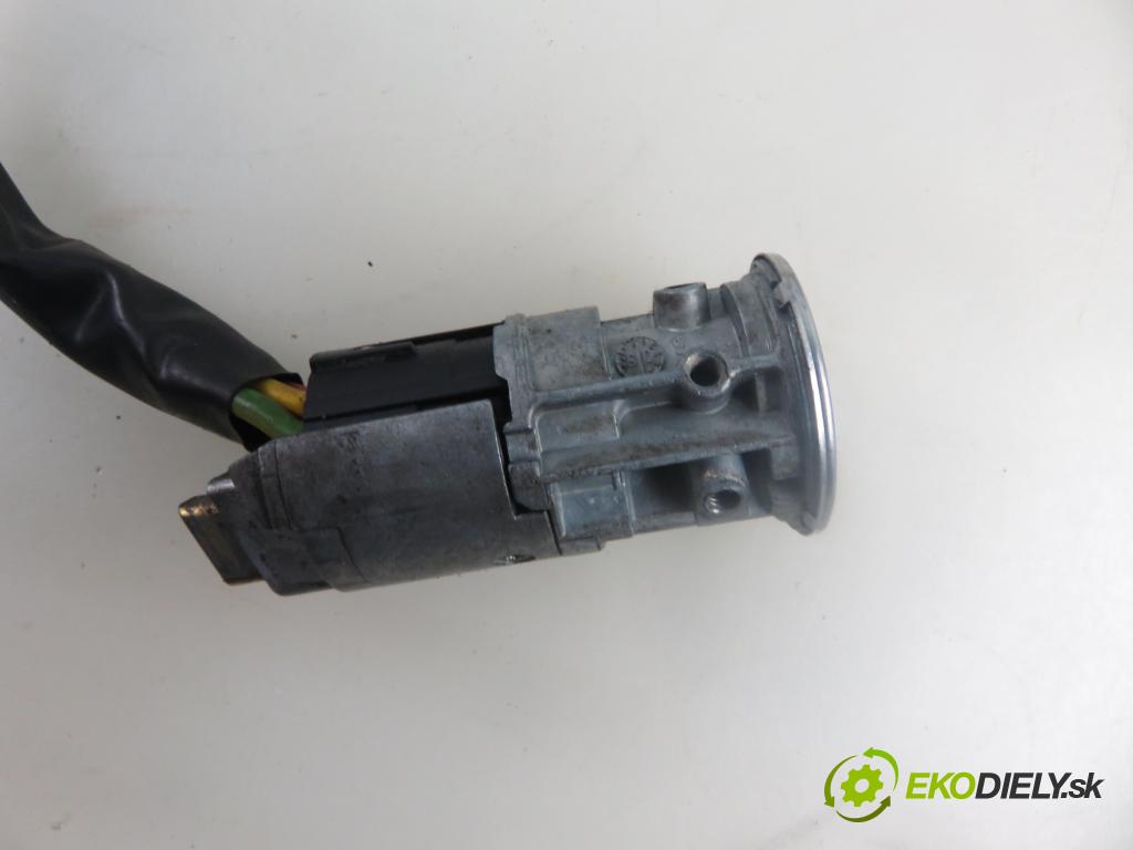 RENAULT KANGOO (KC0/1_) KOMBIVAN 2006 60,00 1.5 dCi 80 - K9K 702 1461,00 spinačka  (Spínacia skrinka)