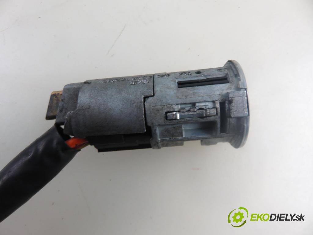 RENAULT KANGOO (KC0/1_) KOMBIVAN 2006 60,00 1.5 dCi 80 - K9K 702 1461,00 spinačka  (Spínacia skrinka)