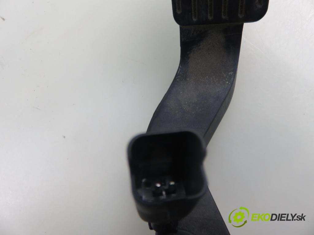 CITROEN C4 I (LC_) HB 2005 66,00 1.6 HDi - 9HX (DV6ATED4) 1560,00 Potenciometer plynu 0280755001 ; 9650889180 (Potenciometer plynového pedálu)