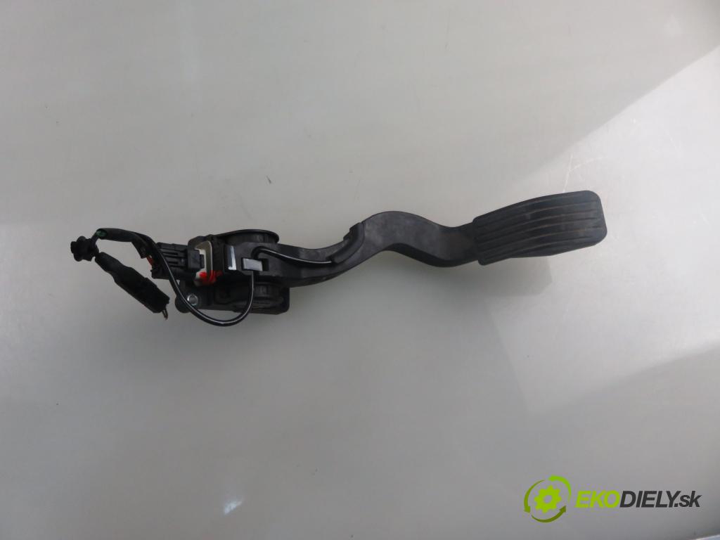 CITROEN C4 I (LC_) HB 2005 66,00 1.6 HDi - 9HX (DV6ATED4) 1560,00 Potenciometer plynu 0280755001 ; 9650889180 (Potenciometer plynového pedálu)