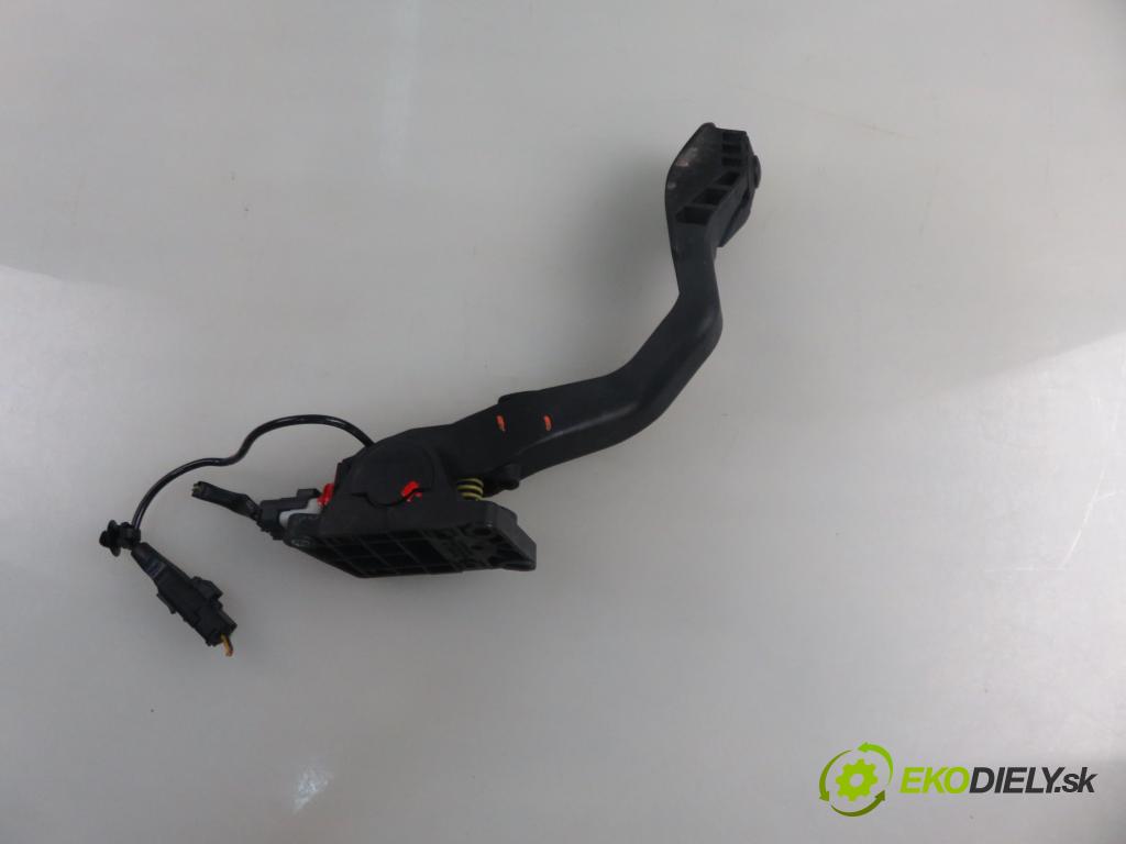 CITROEN C4 I (LC_) HB 2005 66,00 1.6 HDi - 9HX (DV6ATED4) 1560,00 Potenciometer plynu 0280755001 ; 9650889180 (Potenciometer plynového pedálu)