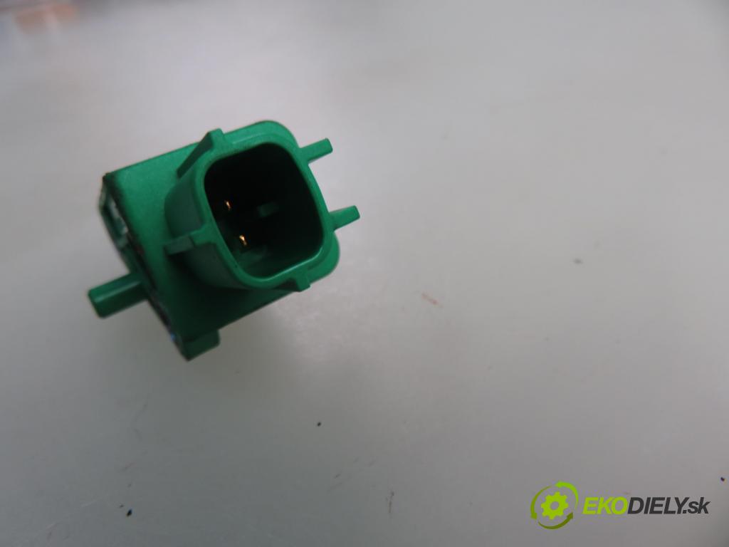 SEAT ALTEA (5P1) HB 2006 77,00 1.9 TDI - BKC 1896,00 Snímač nárazu 1K0909606 ; 5WK43273 (Snímač nárazu)