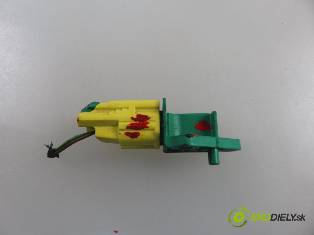 SEAT ALTEA (5P1) HB 2006 77,00 1.9 TDI - BKC 1896,00 Snímač nárazu 1K0909606 ; 5WK43273 (Snímač nárazu)