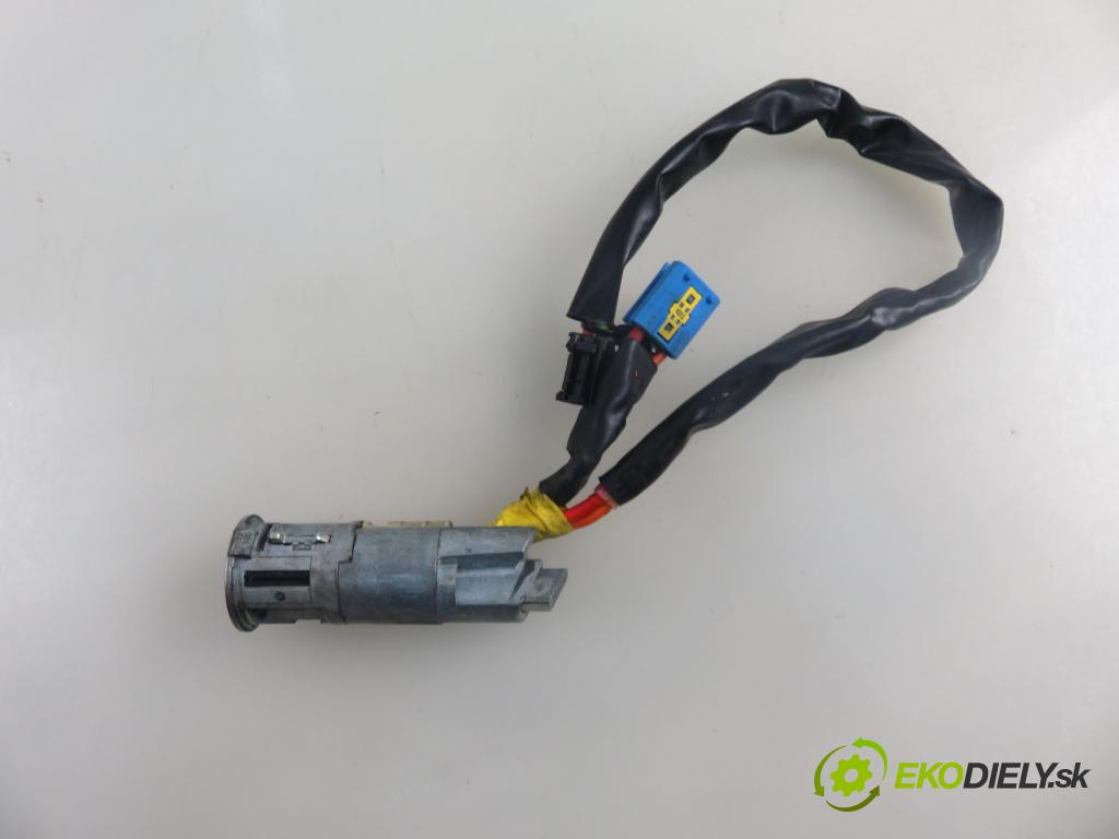 PEUGEOT 206 SW (2E/K) KOMBI 2004 50,00 1.4 HDi - 8HX (DV4TD) 1398,00 spinačka  (Spínacia skrinka)