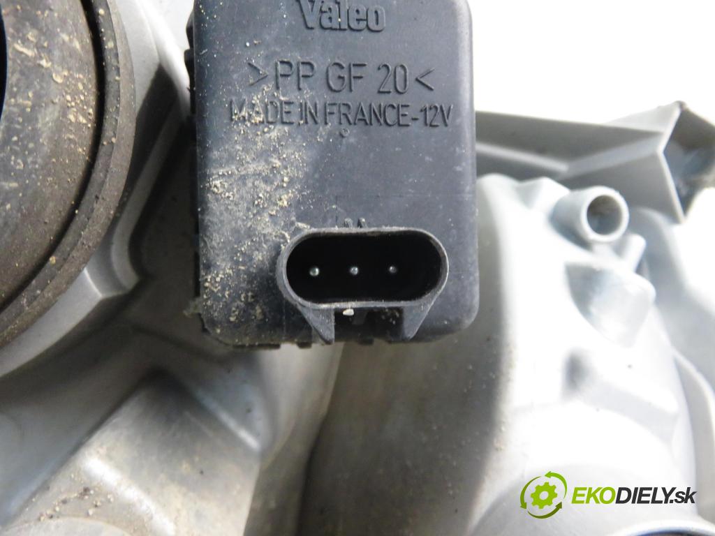 TOYOTA YARIS (_P1_) HB 2002 50,00 1.0 VVT- i 68 - 1SZ-FE 998,00 Svetlo LP 89006862