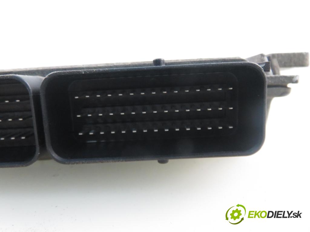 RENAULT SCENIC I (JA0/1_) MINIVAN 2000 79,00 1.6 - K4M 700 1598,00 Riadiaca jednotka Motor 8200124318 ; 8200080285 ; S118301104