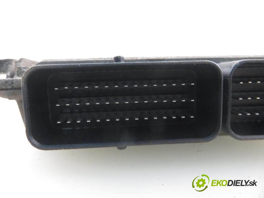 RENAULT SCENIC I (JA0/1_) MINIVAN 2000 79,00 1.6 - K4M 700 1598,00 Riadiaca jednotka Motor 8200124318 ; 8200080285 ; S118301104