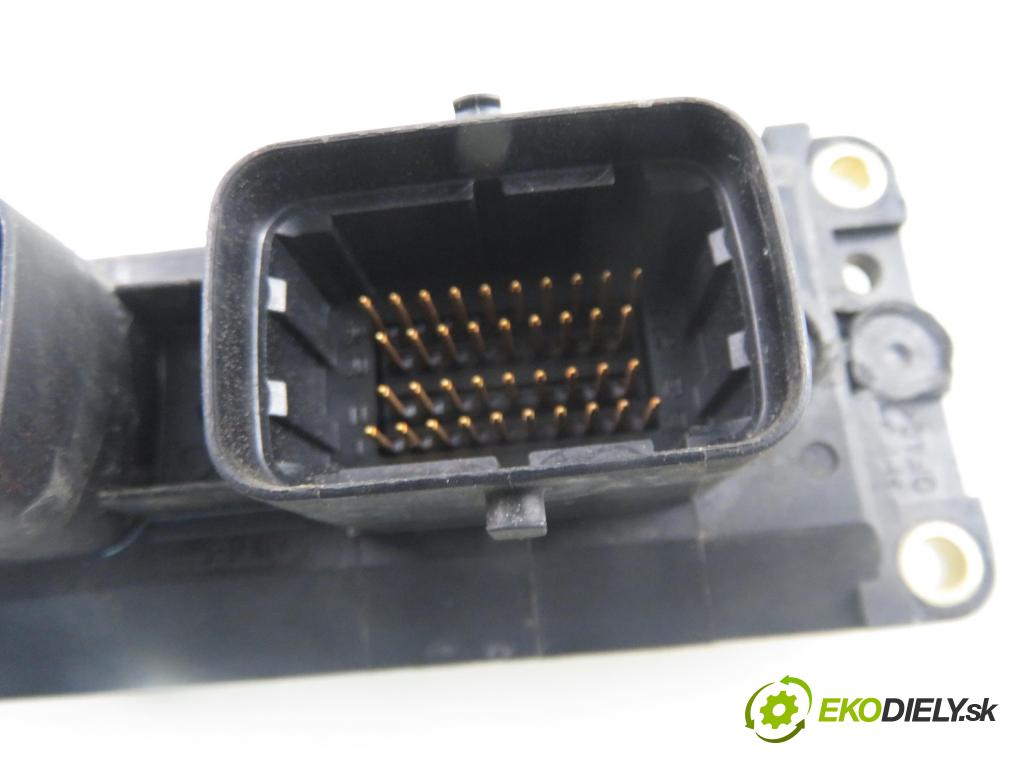 FIAT PUNTO (188_) HB 2005 44,00 1.2 60 - 188 A4.000 1242,00 Riadiaca jednotka Motor 51819335 ; IAW5AFP4