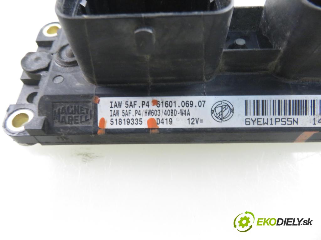 FIAT PUNTO (188_) HB 2005 44,00 1.2 60 - 188 A4.000 1242,00 Riadiaca jednotka Motor 51819335 ; IAW5AFP4