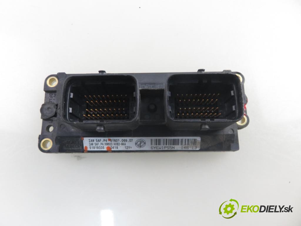 FIAT PUNTO (188_) HB 2005 44,00 1.2 60 - 188 A4.000 1242,00 Riadiaca jednotka Motor 51819335 ; IAW5AFP4