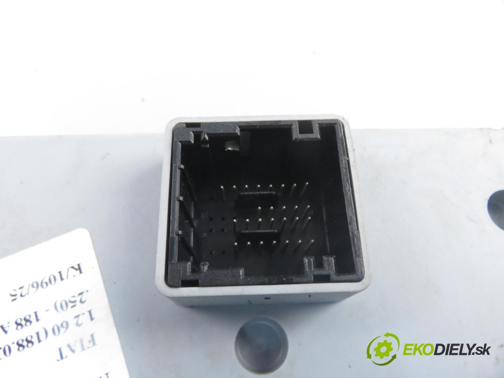 FIAT PUNTO (188_) HB 2005 44,00 1.2 60 - 188 A4.000 1242,00 MODUL BSI 51744895
