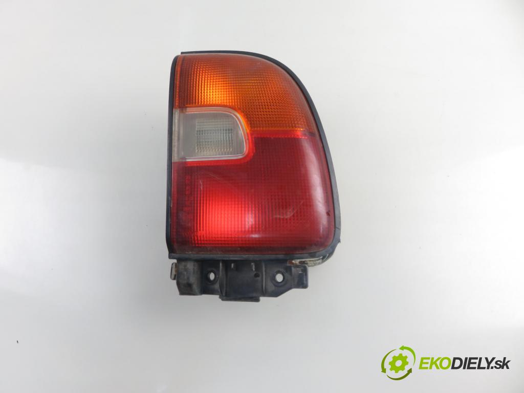 TOYOTA RAV 4 I (_A1_) SUV 1998 95,00 2.0 4WD - 3S-FE 1998,00 Svetlo pravé zadné