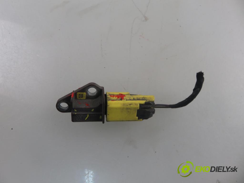 AUDI Q7 (4L) SUV 2007 257,00 4.2 FSI 350 quattro - BAR 4163,00 Snímač nárazu 4L0959651 ; 5WK43722 (Snímač nárazu)