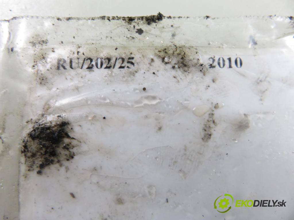 SUZUKI GRAND VITARA II (JT, TE, TD) SUV 2010 95,00 1.9 DDiS 129 - F9Q B 264 1870,00 Alternátor 3140067J0 (Alternátor)