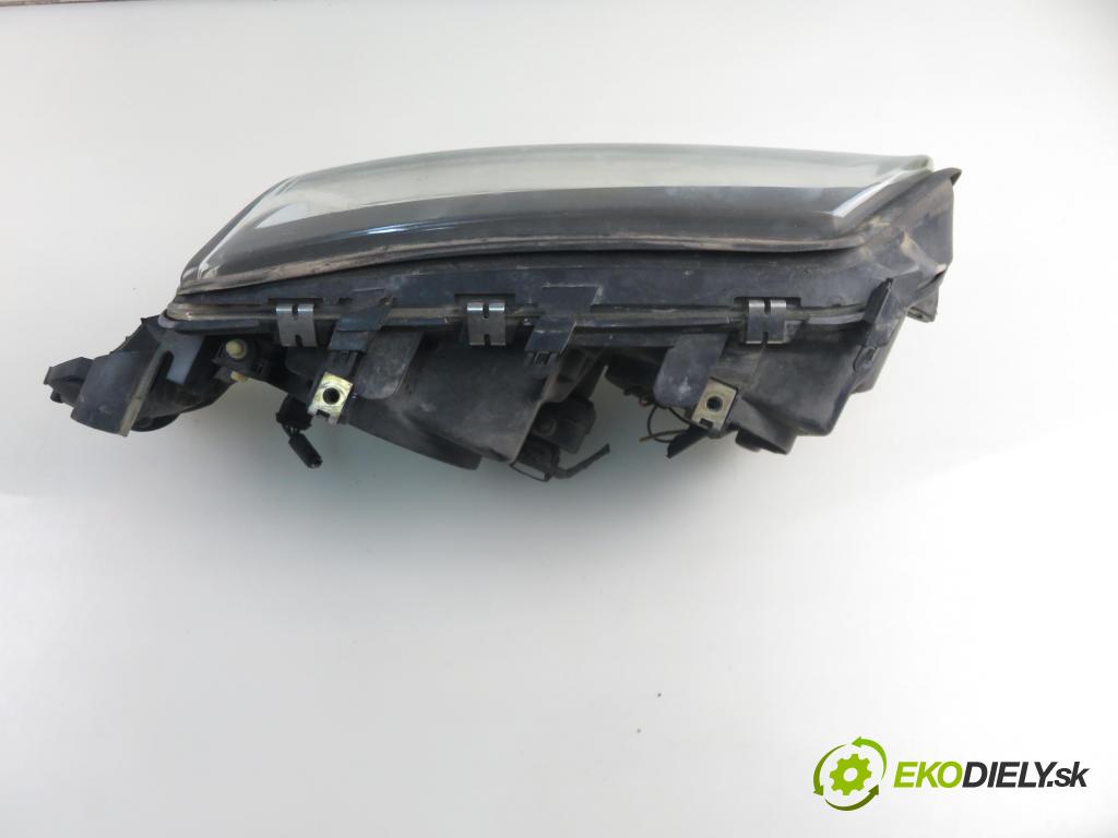 VOLVO S80 I (TS, XY) SEDAN 2002 132,00 2.0 T - B 5204 T5 1984,00 Svetlo LP 8662855