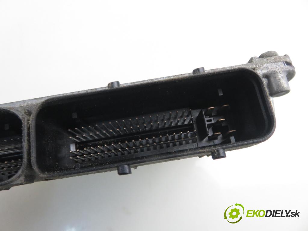VW GOLF IV (1J1) HB 2000 75,00 1.6 - AVU 1595,00 Riadiaca jednotka Motor 06A906033M ; 5WP4003701