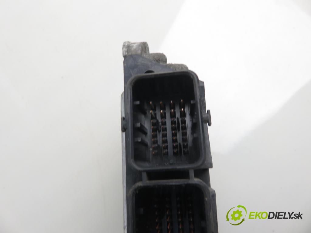 FORD FOCUS II (DA_, HCP) KOMBI 2006 80,00 1.6 TDCi - G8DB 1560,00 řídící jednotka motora 7M5112A650UB ; 0281012487