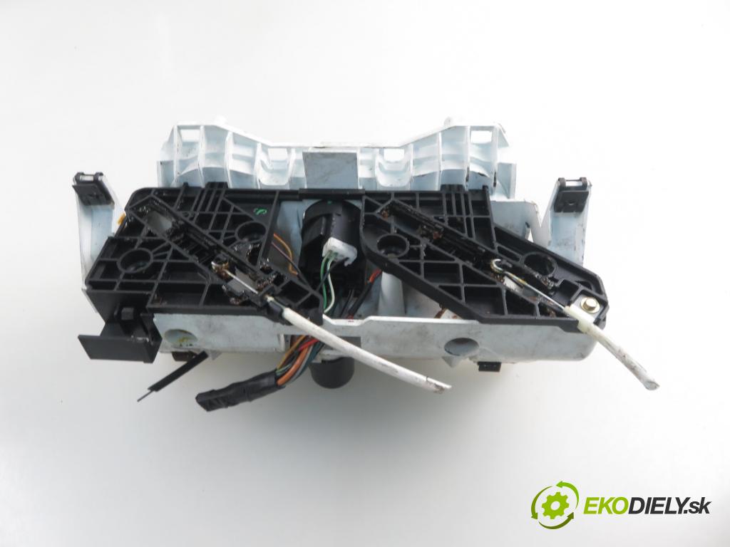 FIAT PUNTO (188_) HB 2005 44,00 1.2 60 - 188 A4.000 1242,00 Panel kúrenia KLIMATIZACE: 151540000