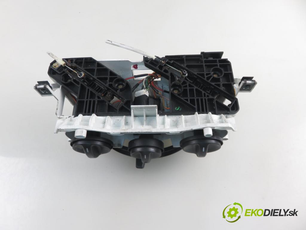 FIAT PUNTO (188_) HB 2005 44,00 1.2 60 - 188 A4.000 1242,00 Panel kúrenia KLIMATIZACE: 151540000