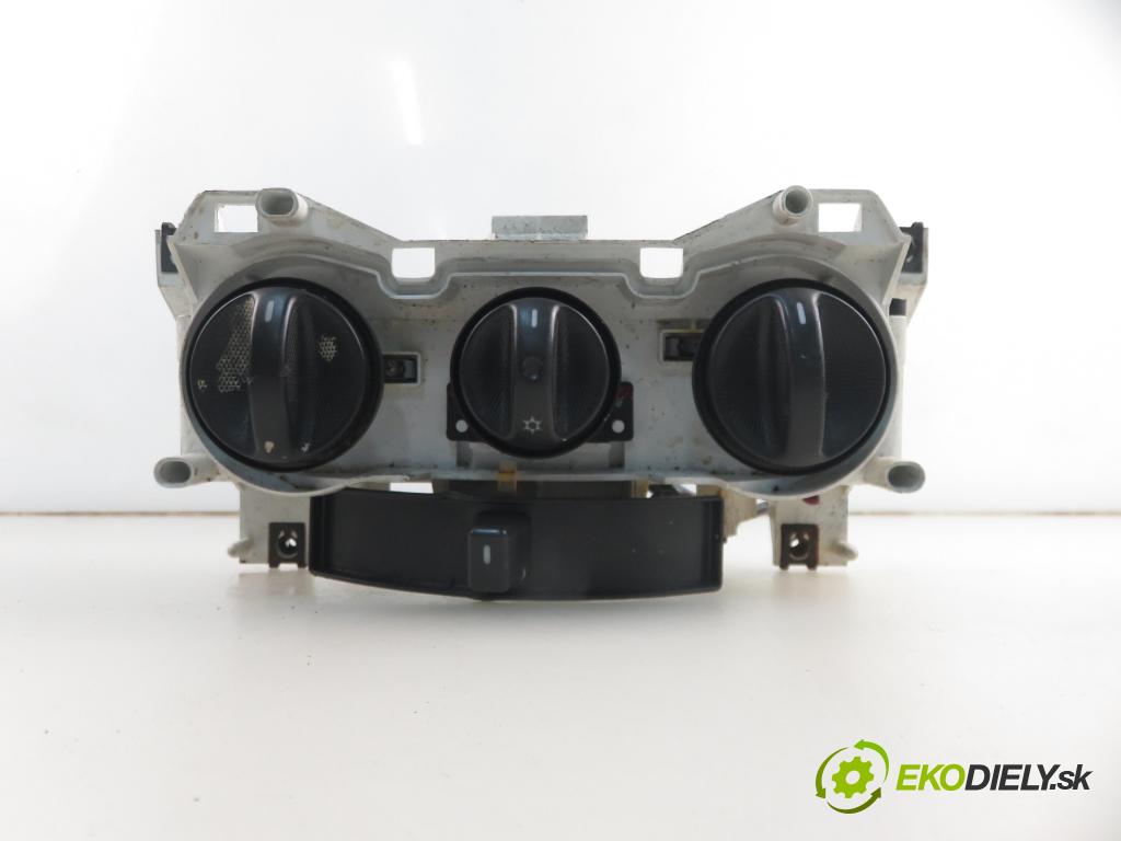 FIAT PUNTO (188_) HB 2005 44,00 1.2 60 - 188 A4.000 1242,00 Panel kúrenia KLIMATIZACE: 151540000