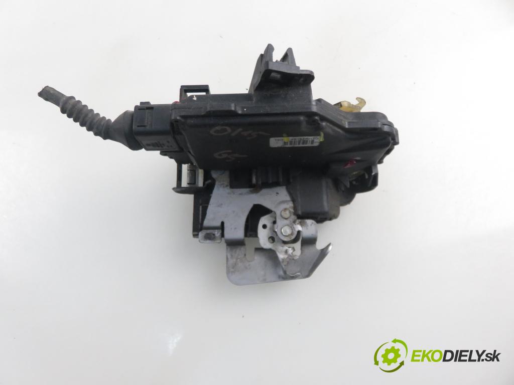 AUDI A4 (8E2, B6) SEDAN 2002 74,00 1.9 TDI PD 101 - AVB 1896,00 zámok 4B1837015G