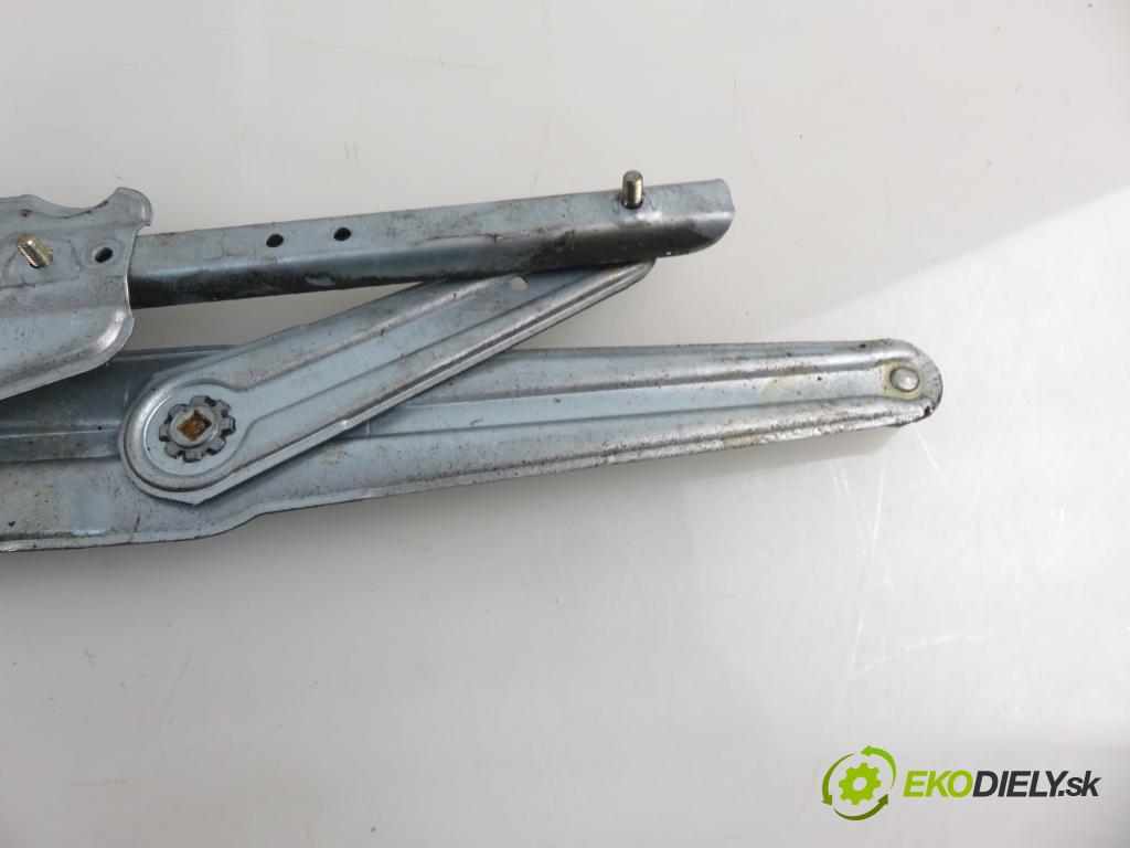 RENAULT TWINGO I (C06_) HB 2000 43,00 1.2 (C066, C068) - D7F 703 1149,00 mechanismus oken 3D 8200052943