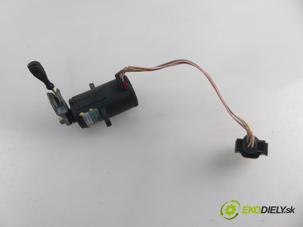 SEAT IBIZA II (6K1) HB 2000 66,00 1.9 TDI - AGR 1896,00 potenciometr plynového pedálu 0281002339 ; 028907475AP (Potenciometr plynového pedálu)