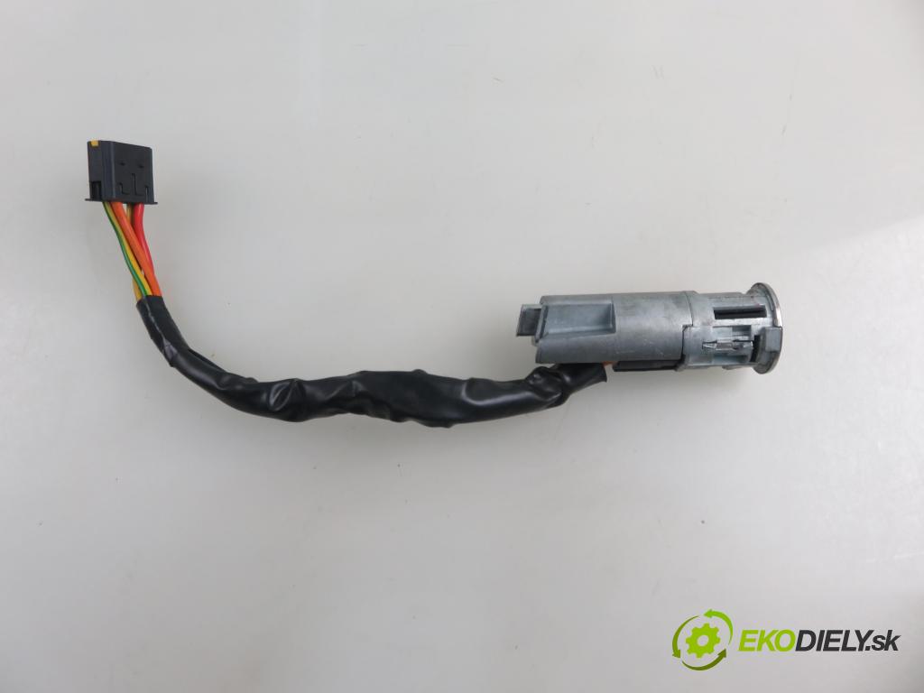 RENAULT TWINGO I (C06_) HB 2000 43,00 1.2 (C066, C068) - D7F 703 1149,00 spinačka  (Spínacia skrinka)