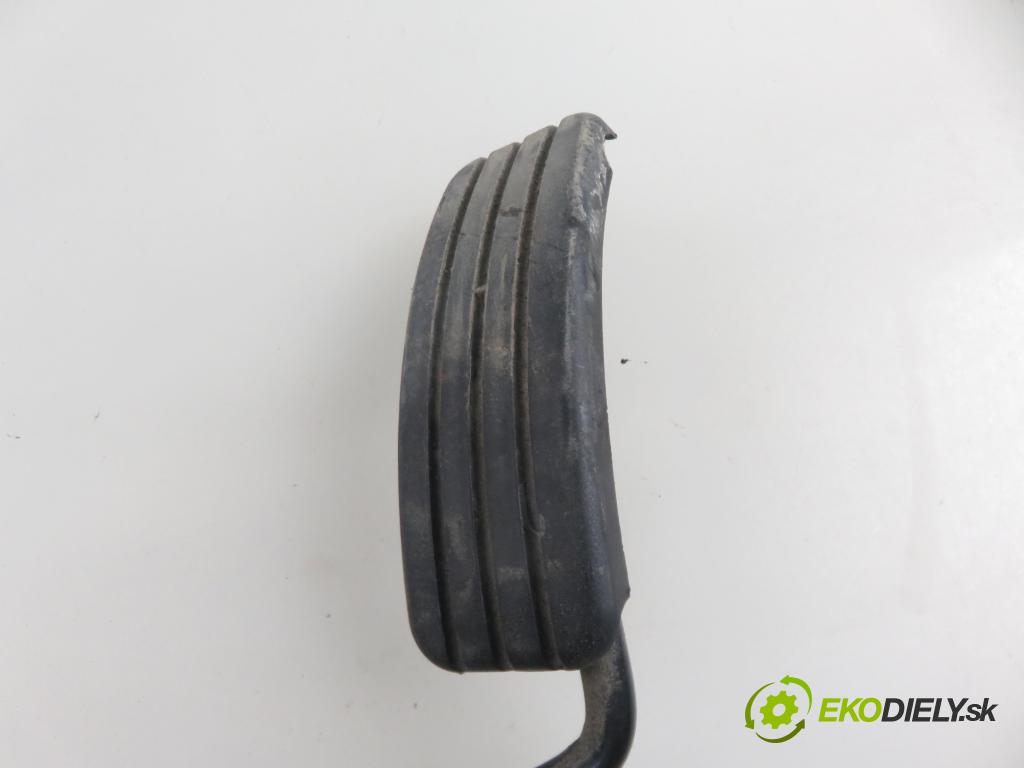 RENAULT SCENIC II (JM0/1_) MINIVAN 2005 83,00 1.6 (JM0C, JM0J, JM1B) - K4M 782 1598,00 Potenciometer plynu 8200159647 (Potenciometer plynového pedálu)