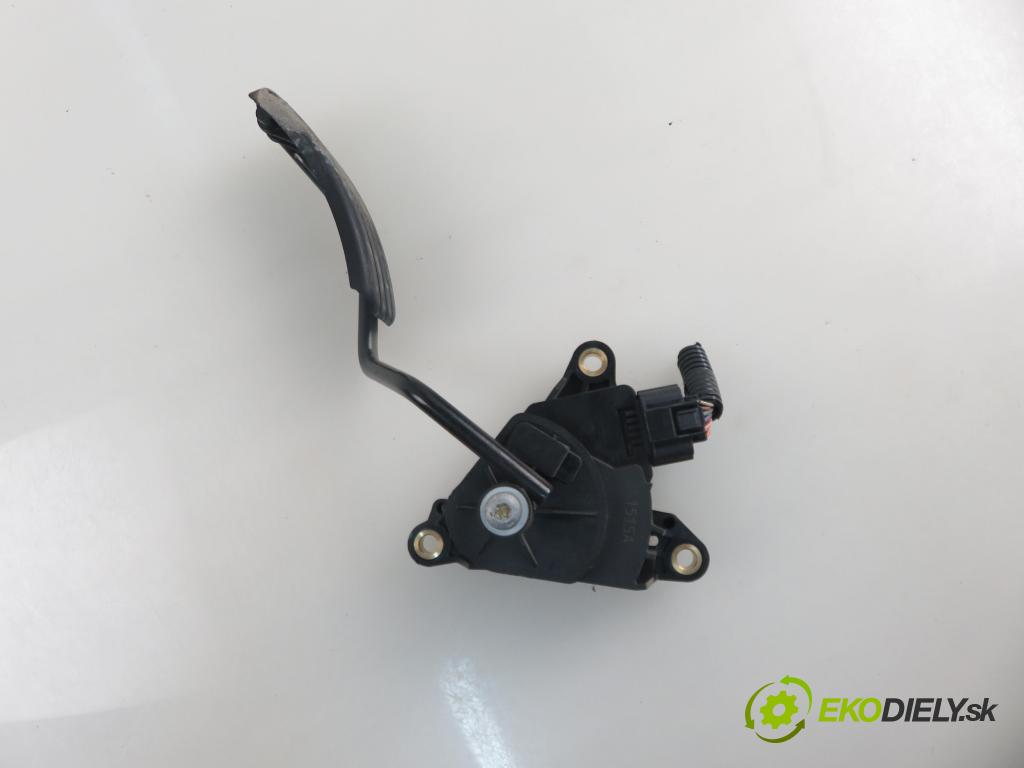 RENAULT SCENIC II (JM0/1_) MINIVAN 2005 83,00 1.6 (JM0C, JM0J, JM1B) - K4M 782 1598,00 Potenciometer plynu 8200159647 (Potenciometer plynového pedálu)