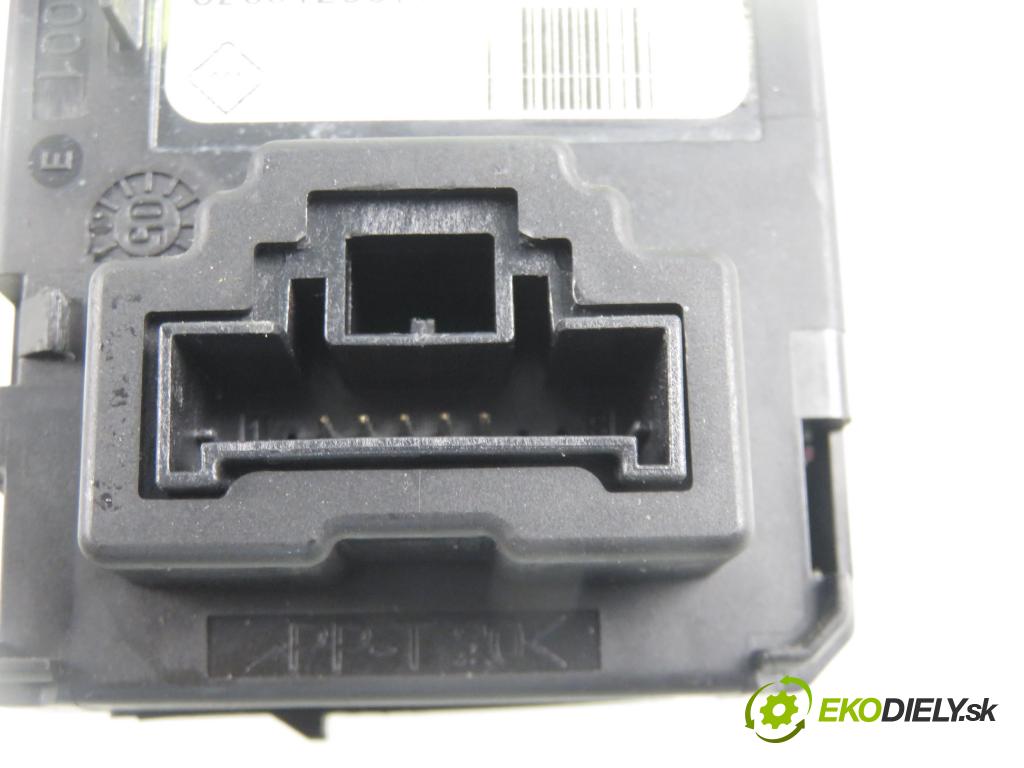 RENAULT SCENIC II (JM0/1_) MINIVAN 2005 83,00 1.6 (JM0C, JM0J, JM1B) - K4M 782 1598,00 čítač KARTY: S118539002C ; 8200125077