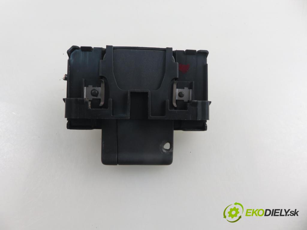 RENAULT SCENIC II (JM0/1_) MINIVAN 2005 83,00 1.6 (JM0C, JM0J, JM1B) - K4M 782 1598,00 čítač KARTY: S118539002C ; 8200125077