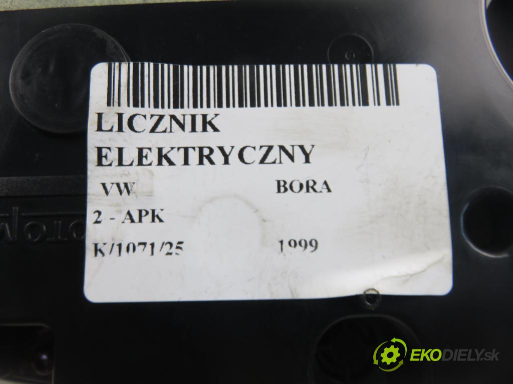 VW BORA (1J2) SEDAN 1999 85,00 2 - APK 1984,00 prístrojovka elektrický 1J0920801B ; 0263618005