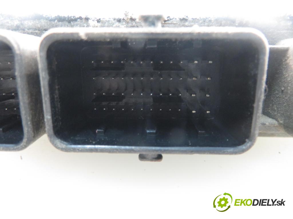 PEUGEOT PARTNER Skrzynia (5_, G_) FURGON 2005 66,00 2.0 HDi - RHY (DW10TD) 1997,00 řídící jednotka motora 5WS40155C