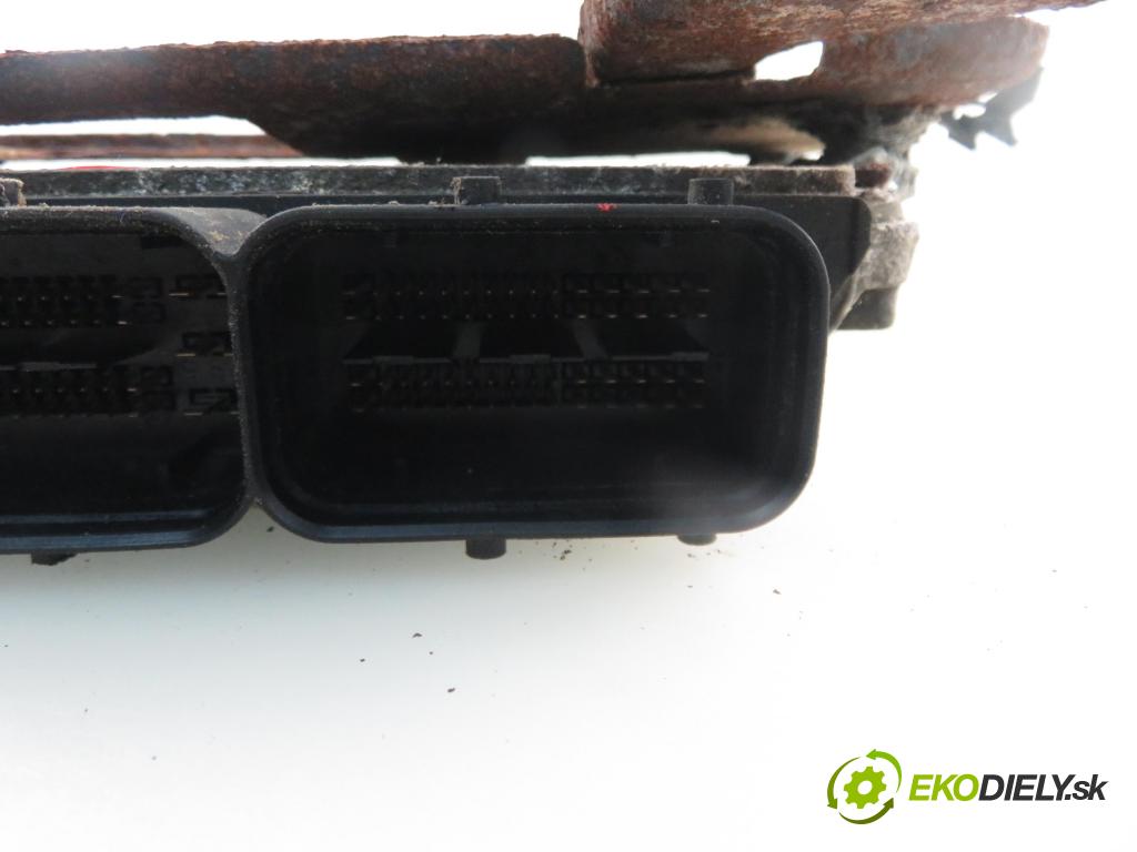 FIAT GRANDE PUNTO (199_) HB 2006 66,00 1.3 D Multijet 90 - 199 A3.000 1248,00 Riadiaca jednotka Motor 51784562