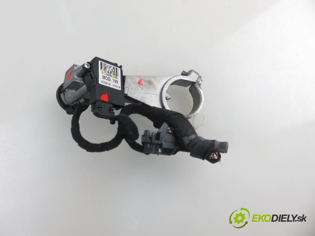 FIAT GRANDE PUNTO (199_) HB 2006 66,00 1.3 D Multijet 90 - 199 A3.000 1248,00 spinačka 51749998 (Spínacia skrinka)