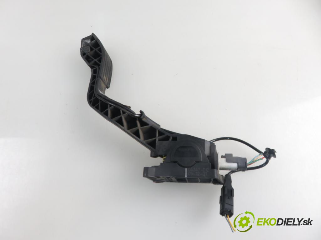 CITROEN C4 I (LC_) HB 2005 80,00 1.6 HDi - 9HY (DV6TED4) 1560,00 Potenciometer plynu 0280755001 ; 9650889180 (Potenciometer plynového pedálu)