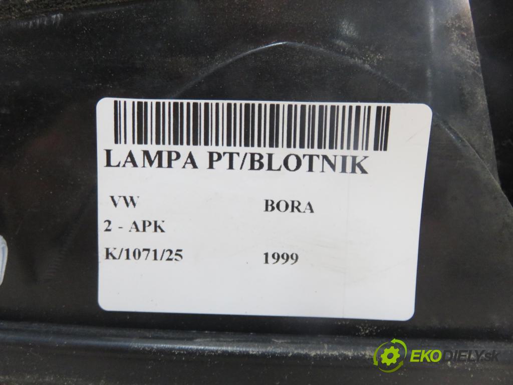 VW BORA (1J2) SEDAN 1999 85,00 2 - APK 1984,00 světlo pravé zadní